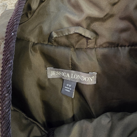 Quilted Green Vest with Yellow Buttons - Picture 2 of 2